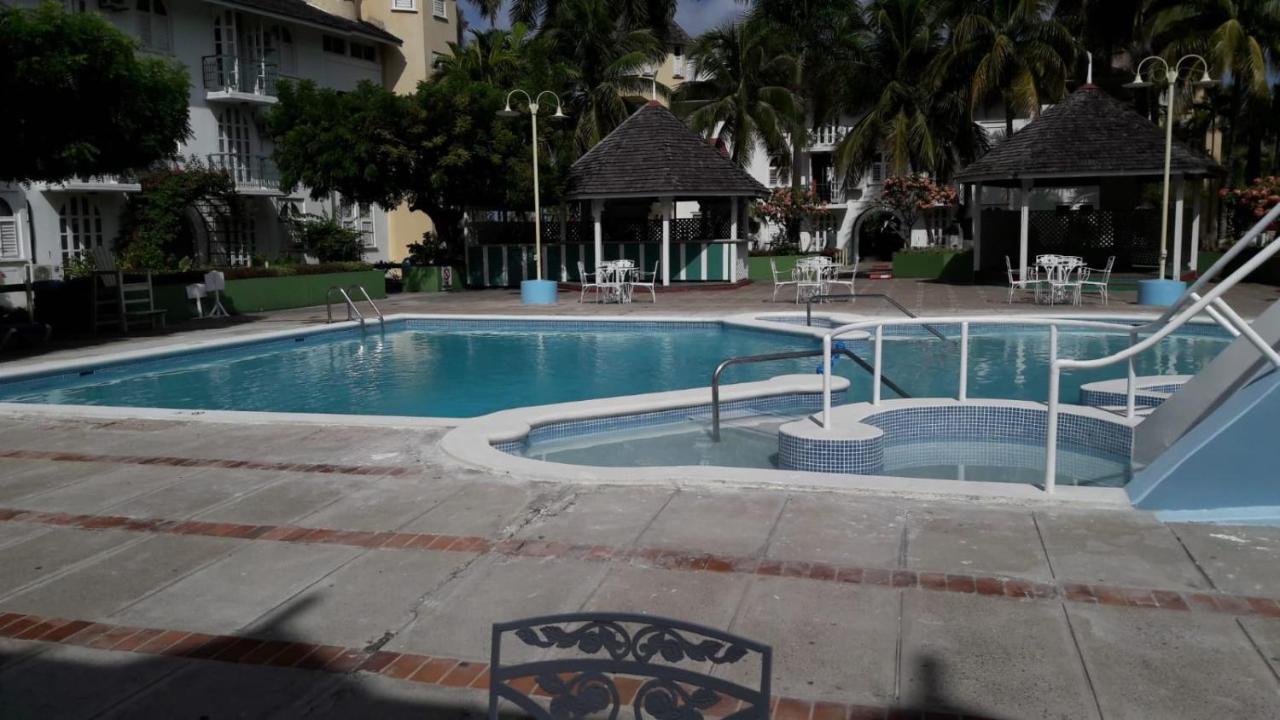 Sand Castle Resort Ocho Rios Exterior foto